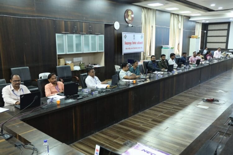 वेबकास्टिंगच्या माध्यामातून दिवसभर करडी नजर 1 IMG 20241121 WA0104