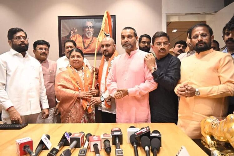 काँग्रेस आमदार जयश्री जाधव यांचा शिवसेनेमध्ये पक्षप्रवेशमुख्यमंत्री एकनाथ शिंदे यांच्या उपस्थितीत पक्षप्रवेश संपन्न 1 image editor output image267195491 1730604696282