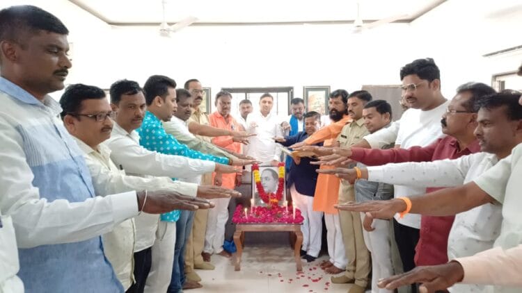 संविधानाने देशाला सुदृढ लोकशाही दिली पोलीस निरीक्षक वसंत सप्रे यांचे प्रतिपादन 1 image editor output image97190306 1732620969758