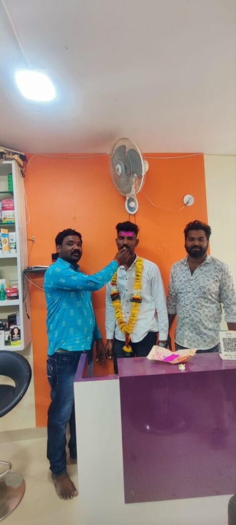 पोटा बु. येथील शेतकऱ्याचा मुलगा बीएसएफमध्ये उत्तीर्ण👉🏻भारतीय सैन्य दलात दाखल झाल्याने सोळंके परिवाराकडून सत्कार… 2 img 20241217 wa00296478464940620926766