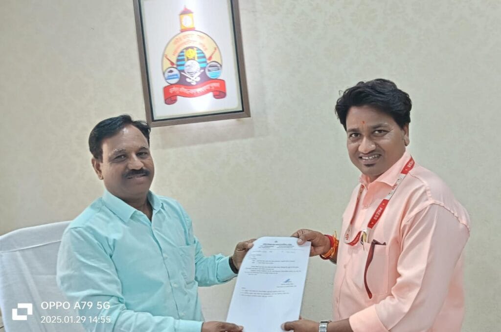 नव्या घड्याळाचे काटे आता लवकरच फिरणार..!मनपा मागवणार निविदा दरपत्रकसंचिका आयुक्तांच्या टेबलवर..! 2 image editor output image 1529029918 17381586098934710474849700215803