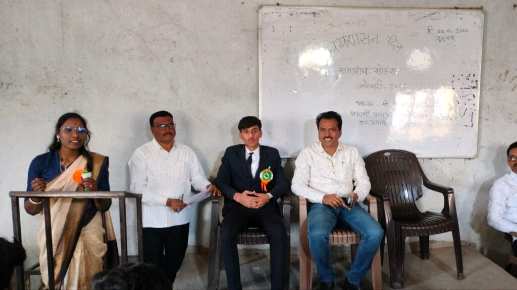 यशस्वी जीवनाची पायाभरणी ही शालेय जीवनातूनच होते :- प्रा. कमलाकर दिक्कतवार..👉🏻राजा भगीरथ शाळेत स्वयंशासन दिन साजरा..👉🏻प्राचार्य म्हणून राजपुरोहित परमेश्वर तर उपप्राचार्य म्हणून विद्यार्थिनी कु. चिंतलवार मॅडम हिने पाहिले एक दिवसीय कामकाज… 3 img202501231118542115963627774268171