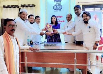 हिमायतनगर नगरपंचायतीच्या मुख्याधिकारी पदाचा पदभार तहसीलदार पल्लवी टेमकर यांनी स्वीकारला…👉🏻मुख्याधिकारी टेमकर यांचे उपनगराध्यक्ष मोहम्मद जावेद यांच्याकडून स्वागत…. 1 IMG 20250131 WA0043