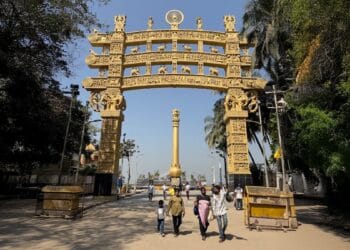 आंबेडकर जयंती निमित्ताने दादरमधील अनेक मार्गांवर प्रवेश बंद; चैत्यभूमीवर होणाऱ्या गर्दीचे नियोजन करण्यासाठी वाहतुकीत बदल