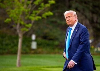 Trump Tariff : डोनाल्ड ट्रम्प यांचं टॅरिफचं अस्त्र, आता टाटा ग्रुपच्या उपकंपनीचा मोठा निर्णय, अमेरिकेला होणारी निर्यात बंद 1 Trump Tariff : डोनाल्ड ट्रम्प यांचं टॅरिफचं अस्त्र, आता टाटा ग्रुपच्या उपकंपनीचा मोठा निर्णय, अमेरिकेला होणारी निर्यात बंद