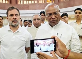 Pahalgam Terror Attack| पहलगाम घटनेवर सर्वपक्षीय बैठक पार पडली 2 Pahalgam Terror Attack| पहलगाम घटनेवर सर्वपक्षीय बैठक पार पडली