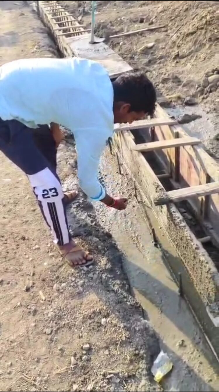 आंदेगाव येथील निकृष्ट कामाची उच्चस्तरीय चौकशी करण्याची ग्रामस्थांची मागणी 1 image editor output image 672278144 1744471364666