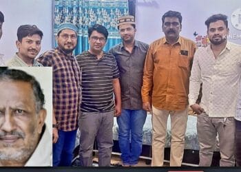 अंबाजोगाई समीर ट्रॅव्हल्स चे मालक सय्यद नईम वजीर यांच्या ईद मिलाप कार्यक्रमास अनेक मान्यवरांची उपस्थिती 9 image editor output image375378913 1744285290430