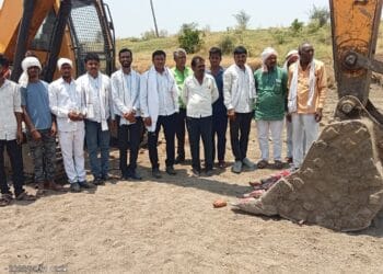 Hadgaon News | प्रहारचे तालुका अध्यक्ष अनिल कदम यांच्या पुढाकारातून रावणगाव ते लिंगापूर बंधाऱ्याचे भूमिपूजन…