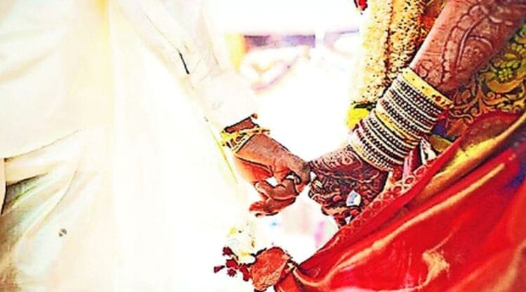 आंतरजातीय विवाहाला प्रोत्साहन; ६८ जोडप्यांना ३४ लाखांचे आर्थिक सहाय्यपात्र लाभार्थ्यांनी समाजकल्याण विभागात अर्ज सादर करावेत 1 image editor output image 1821134116 1748951685505