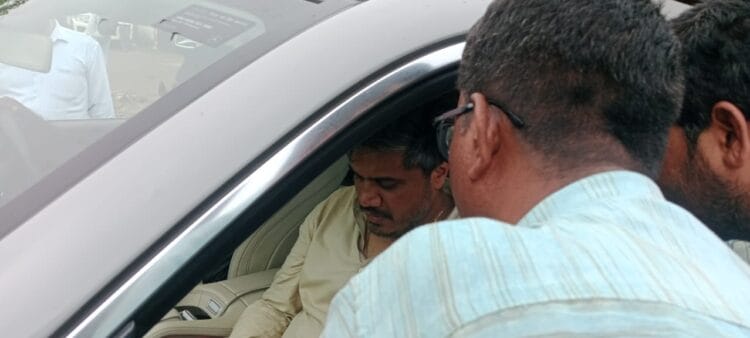 विरोधी पक्षातील आमदार रोहित पवार यांनी दिव्यांगांच्या आंदोलनाकडे केले दुर्लक्ष – आझाद मैदानातील आंदोलनाला पाठिंबा न दिल्याने दिव्यांगाची नाराजी 1 image editor output image 1039919873 1752210953609