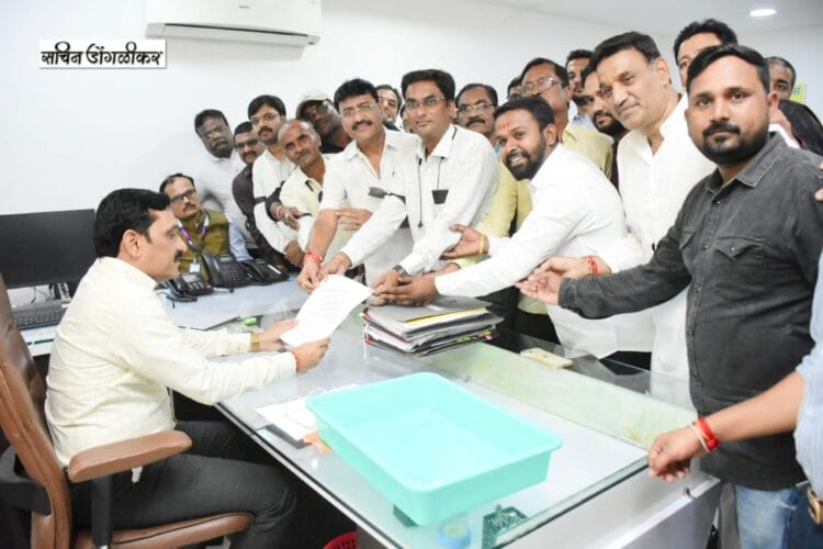 प्रस्तावित विज दरवाढ थांबवा मागणीसाठी सोलार विक्रेता असोशिएन धडकली जिल्हाधिकारी कार्यालयावर 1 image editor output image212473427 1751989605948