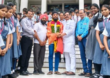 image editor output image2111009599 1758539610791