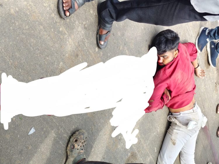 खंडाळा येथे जवळच असलेले सत्यजित कॉलेज समोर दुचाकीस्वार एक ठार तर एक जखमी 1 image editor output image 2024502699 1761665431419