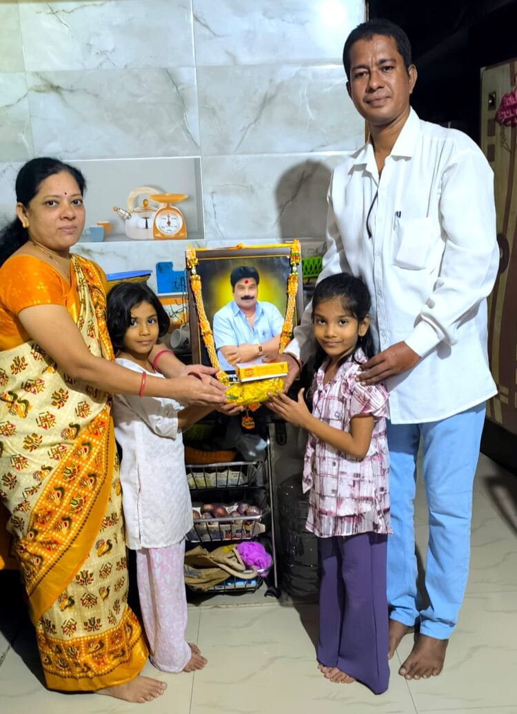 कर्णबधिर,मूकबधिर दिव्यांगांसोबत अध्यक्षांनी दिवाळी केली साजरी. 1 image editor output image 297803966 1761204524812