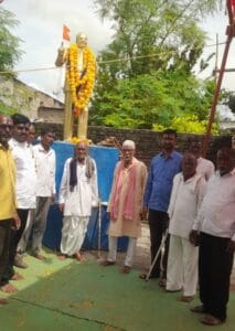 धम्मचकृ परिवर्तन दिनाचे औचित्य साधून युवा पॅथर च्या वतिने शालेय साहीत्य वाटप... 2 img 20251005 1244511521226875145892230
