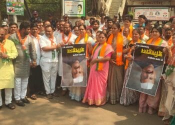 छत्रपती शिवाजी महाराजांची तुलना धर्मांध टिपू सुलतान बरोबर करणाऱ्या काँग्रेसच्या प्रदेशाध्यक्षांना जोडे मारणार:- शहराध्यक्ष रोहिणी तडवळकर. 4 image editor output image 114925871 1771171260885