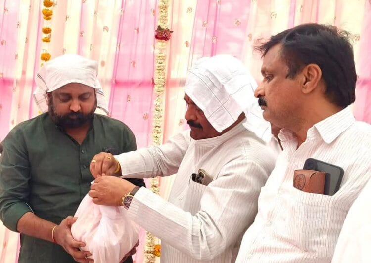 image editor output image202365695 1770132394161