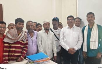 आयुक्त दालनासमोर दिव्यांगांचा ठिय्या; प्रशासनाकडून आश्वासनानंतर आंदोलन स्थगित 15 image editor output image 403175914 1781548284491 1