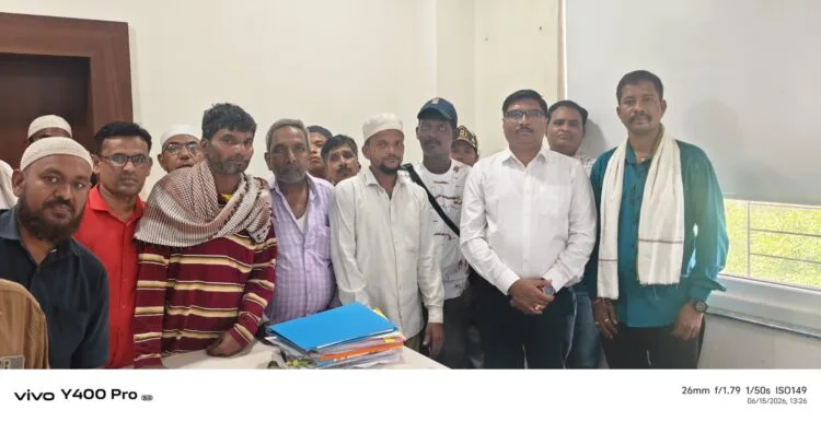 आयुक्त दालनासमोर दिव्यांगांचा ठिय्या; प्रशासनाकडून आश्वासनानंतर आंदोलन स्थगित 1 image editor output image 403175914 1781548284491 1
